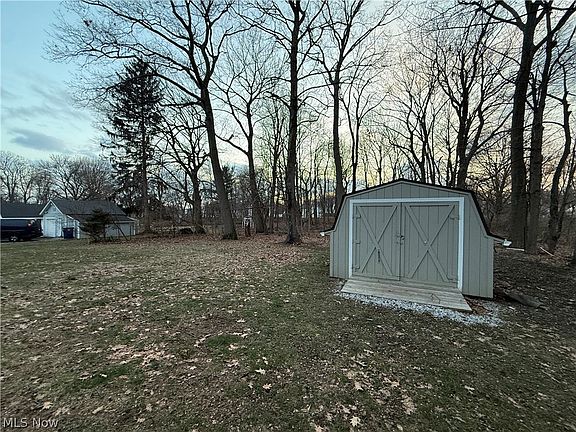 5th image of 55 Grove Ave