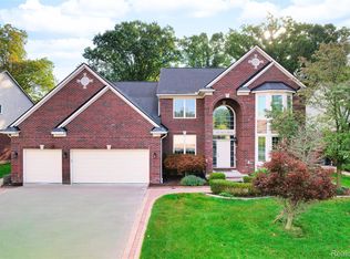3786 Mesa Dr, Troy, MI