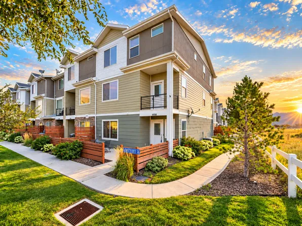11038 S Harvest Pointe Dr, South Jordan, UT 84009