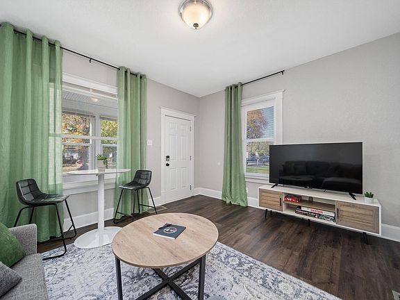 3rd image of 1531-1533 9th Ave
