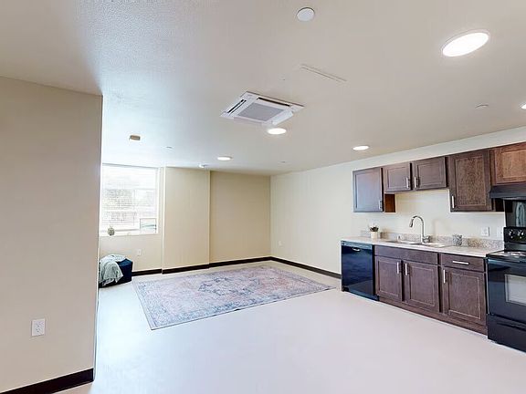 3rd image of 725 N Polk St #304