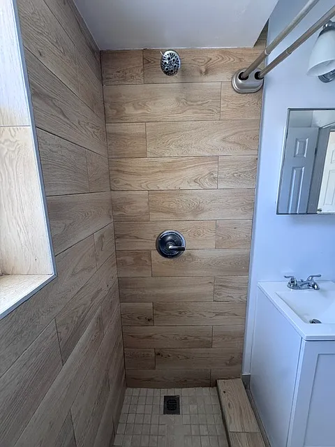 2 bed, $2,050 — Photo 3