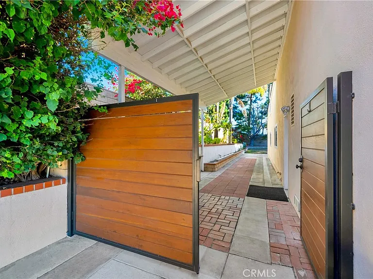24692 Julie Ave — Photo 32