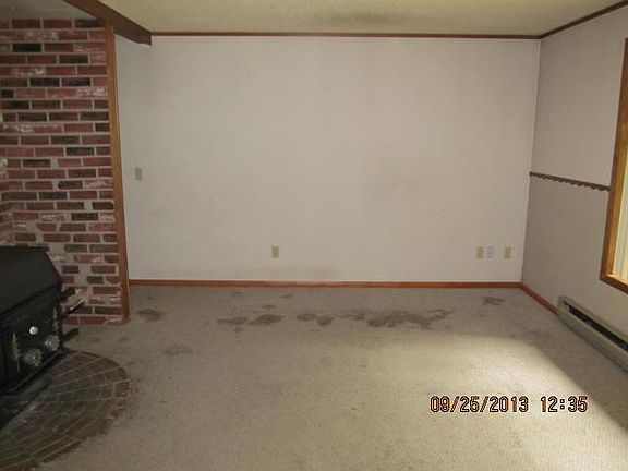 3rd image of 16210 Alpine Dr E