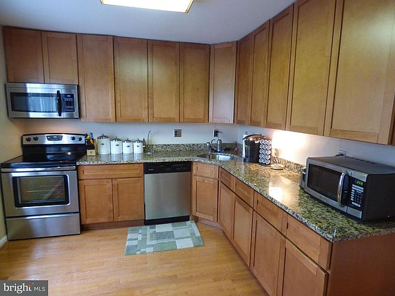 2nd image of 4442 Airlie Way
