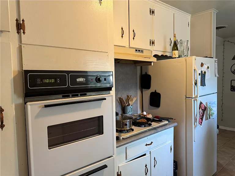 1403 Village Dr — Photo 8