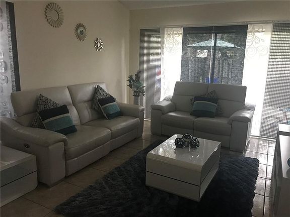 3rd image of 10543 Parkcrest Dr