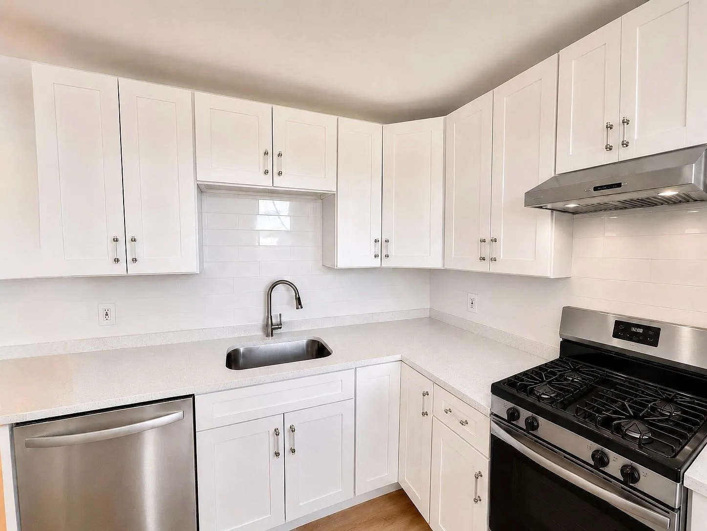 3 bed, $3,500 — Photo 1