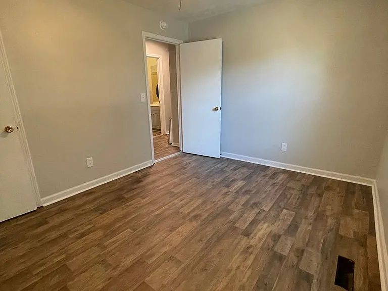 109 Oliver Street — Photo 14