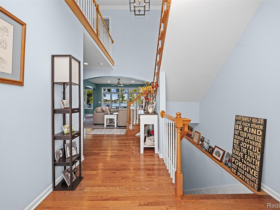 810 Wolverine Dr, photo 8