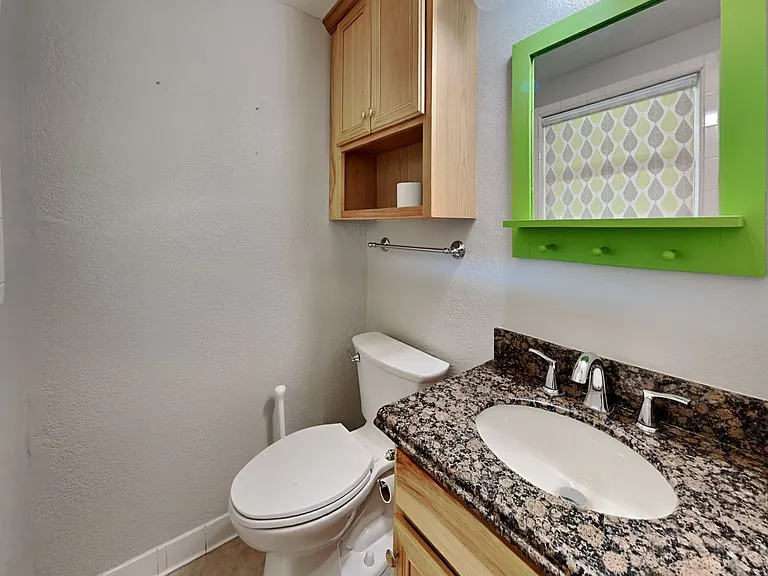 1012 SE 8th St — Photo 15