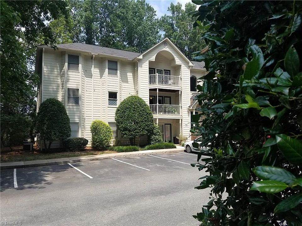 1st image of 5934 W Friendly Ave Unit L