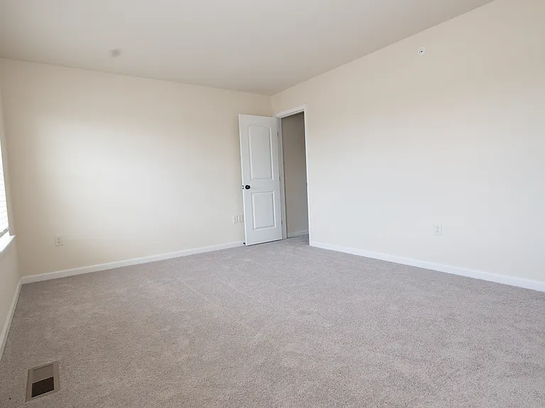 12 Skip Ln — Photo 29