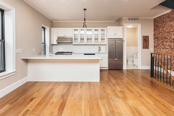 Rented by Nooklyn NYC LLC | media 27