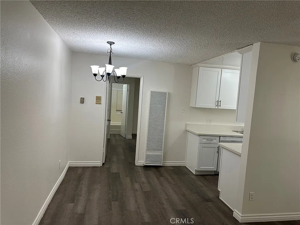 1 bed, 800 sqft, $1,900 — Photo 4