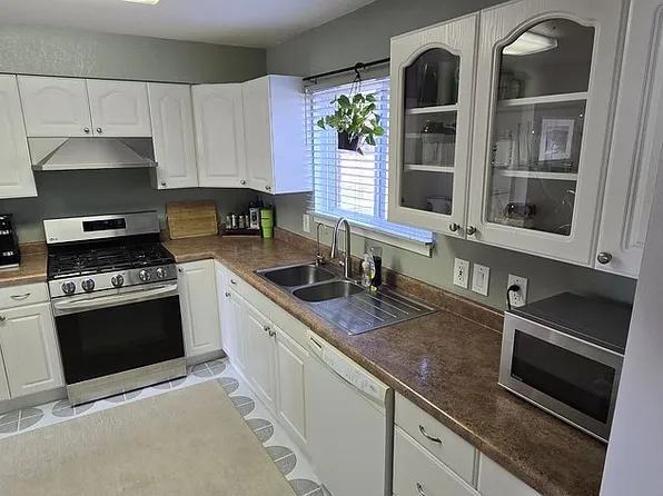 9315 Maryland St #B, Oscoda, MI 48750