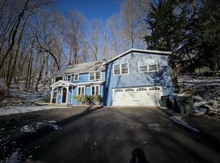 11 Dogwood Dr, Ridgefield, CT 06877
