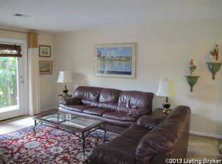 8018A Westover Dr, Prospect, KY 40059