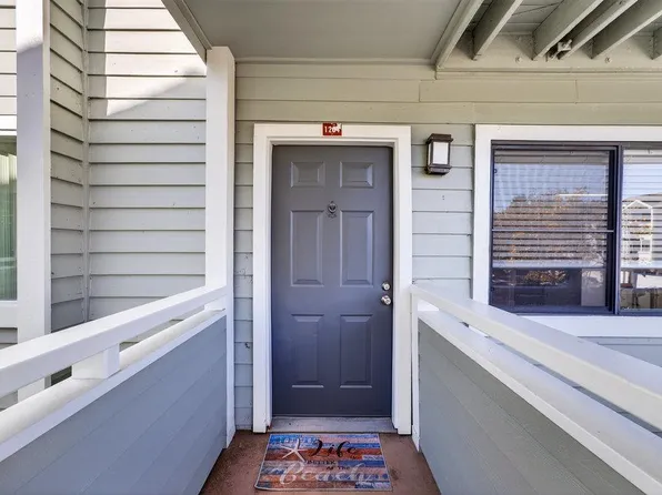 41 Grandview St APT 1204, Santa Cruz, CA 95060