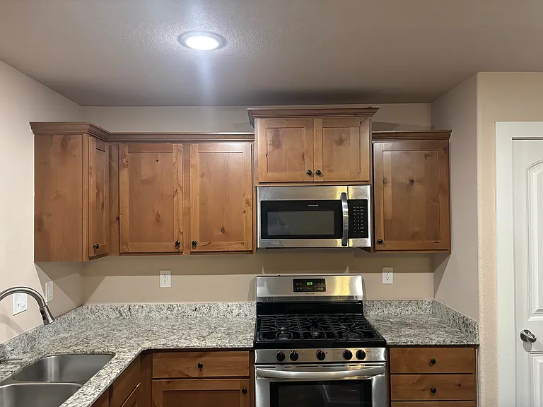 533 Vee St — Photo 11