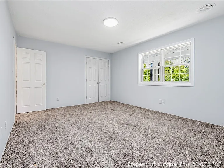 2326 Barrington Cir — Photo 25
