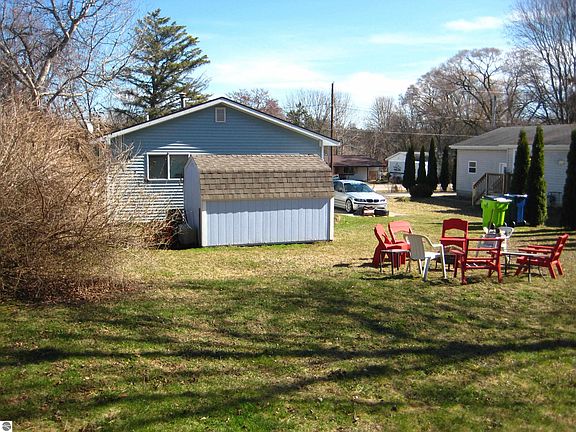 5th image of 3863 Brook Dr