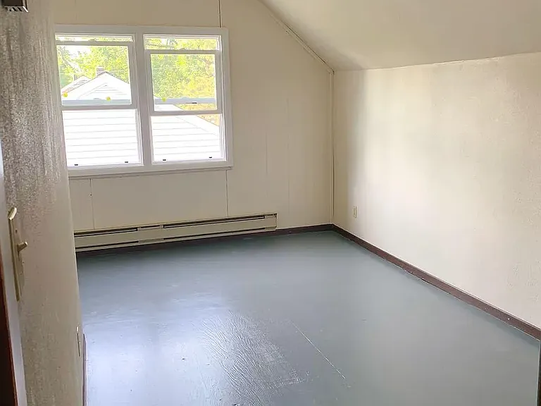 2203 Rudolph Rd — Photo 9