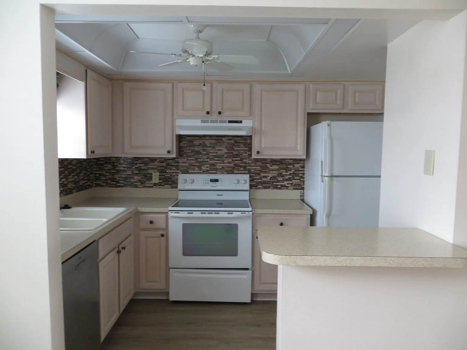 2 bed, 1026 sqft, $1,900 — Photo 3