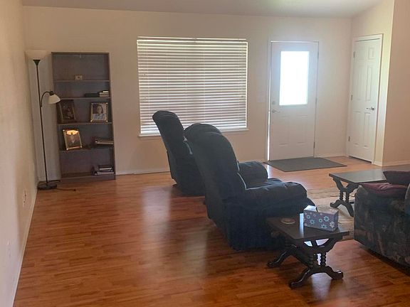 4th image of 124 Cedarwood Dr