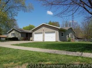 220 E Evergreen Dr, Saint Joseph, IL 61873