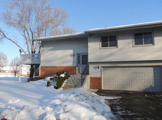 616 E 143rd St, Burnsville, MN 55337