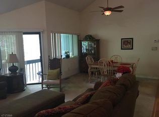 282 Redwood Ct #11, Ramsey, NJ 07446