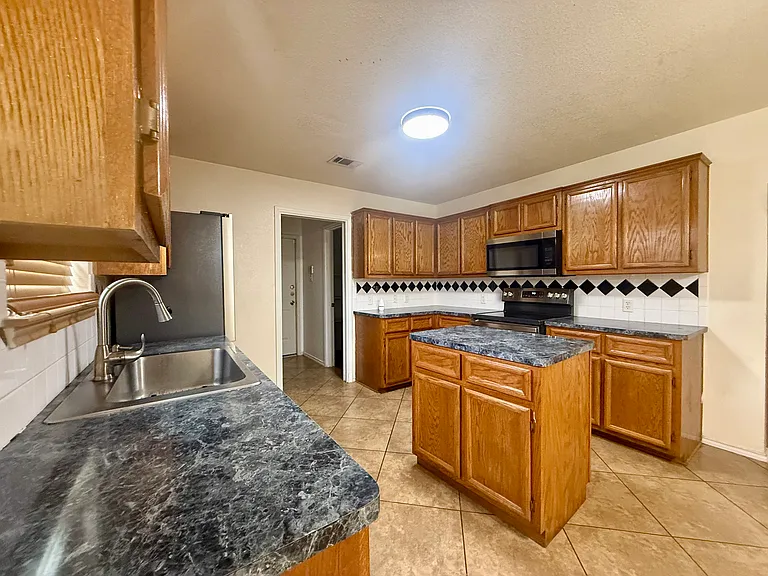 4006 Frigate Dr — Photo 36