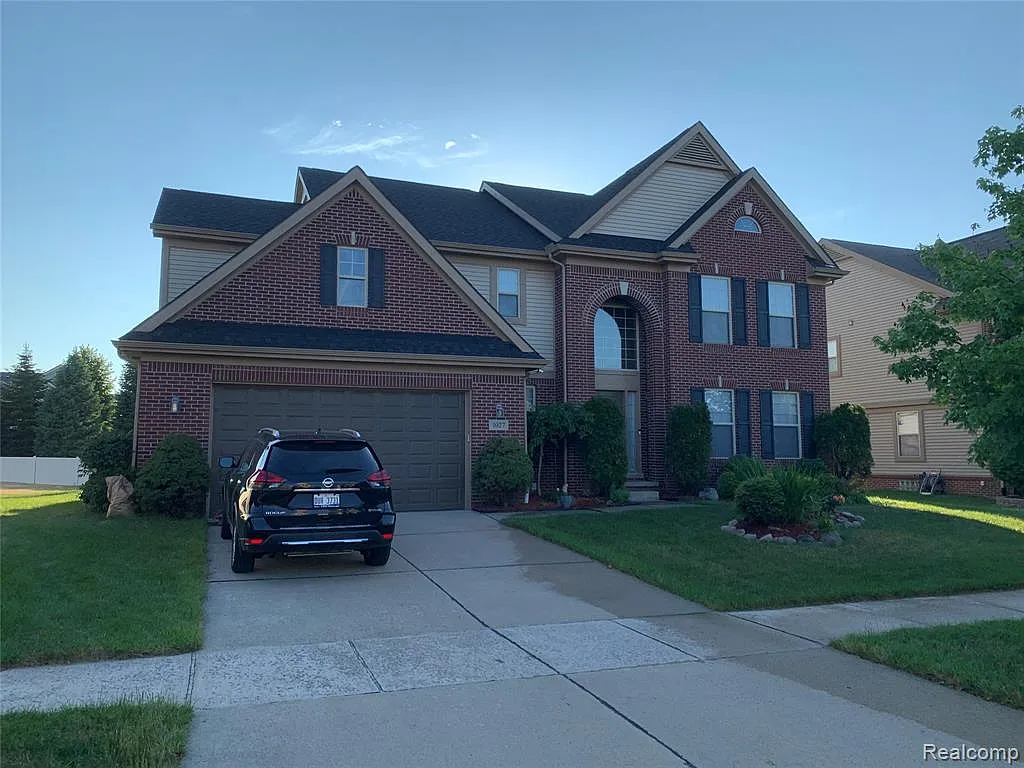 1027 Grandview Dr photo 1