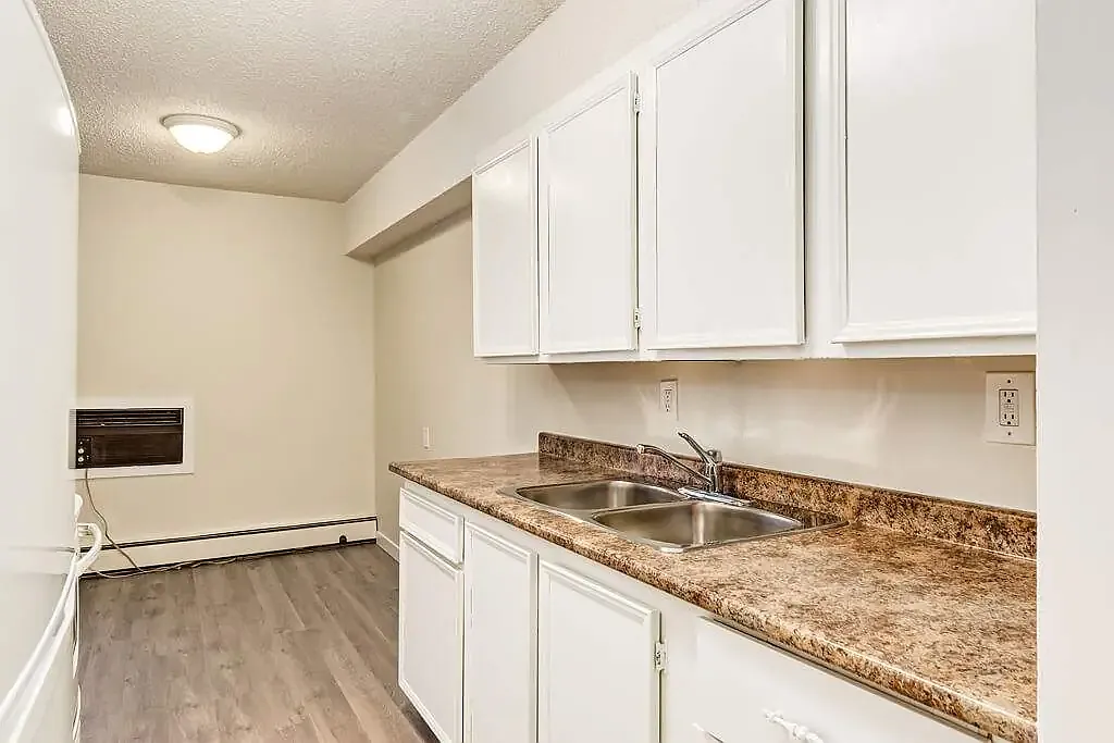 Southridge Apartments — Photo 1