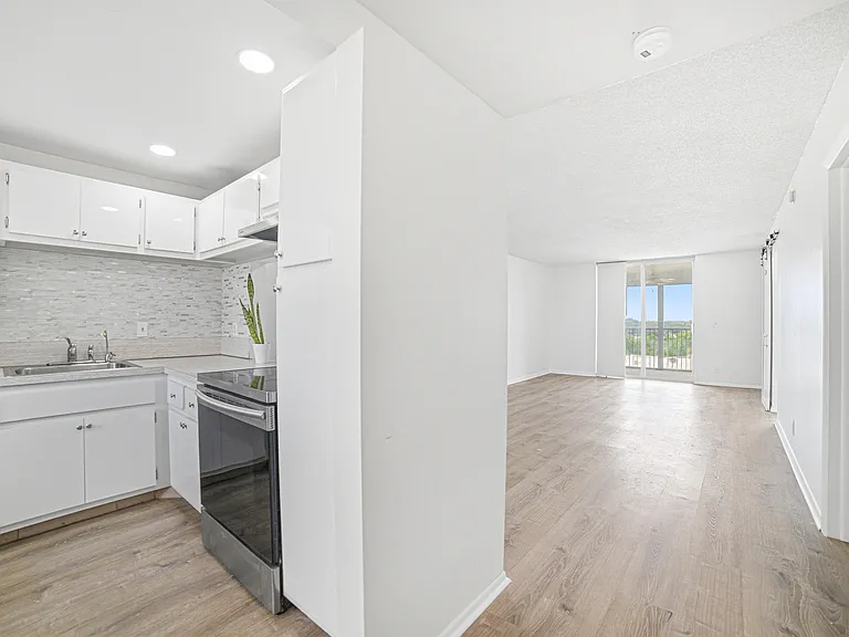 5700 NW 2nd Ave #705 — Photo 5