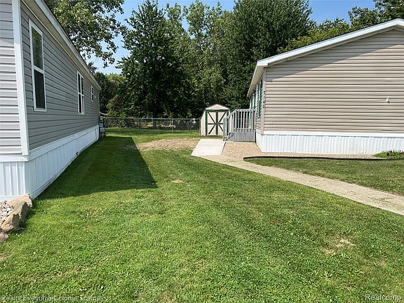 5th image of 7140 Mapleview Cir W #64