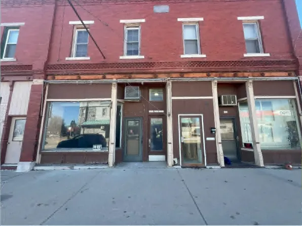 121 N High St, Randolph, WI