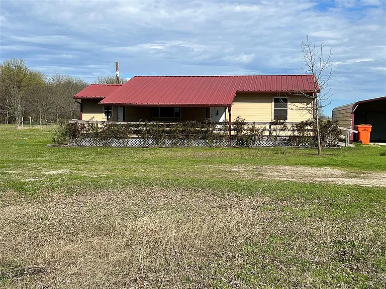 2528 Private Road 5101 — Photo 19