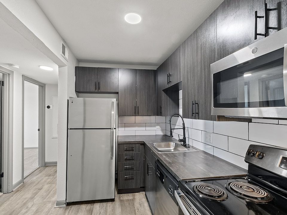 The Canvas Apartments - Kitchen