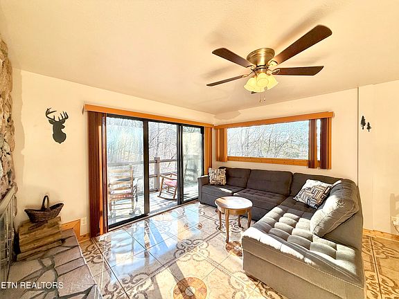 3rd image of 1081 Cove Rd APT 914