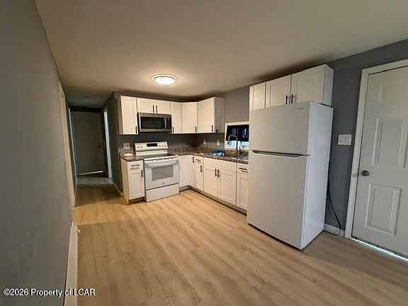 2nd image of 98 Rose Ln