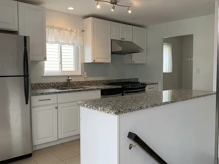 741 Beall Ave — Photo 9