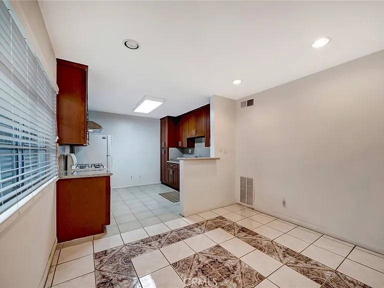 5315 Zelzah Ave #6 — Photo 10
