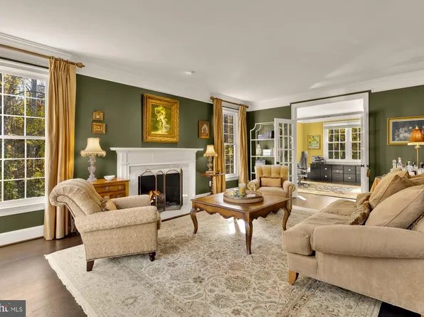 1257 New Bedford Ln, Reston, VA 20194