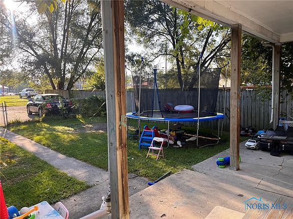 5th image of 311 Hanover St