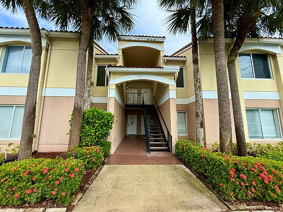 3rd image of 815 W Boynton Beach Boulevard #11-205