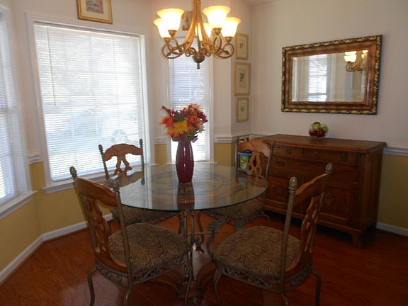 5th image of 18 Crestbrook Ct