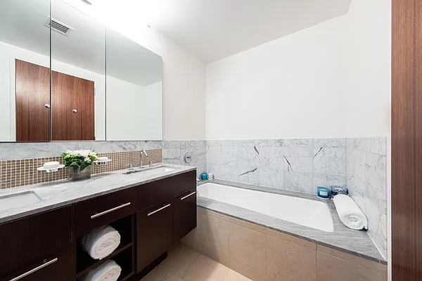Sold by Industrie Residential | media 11