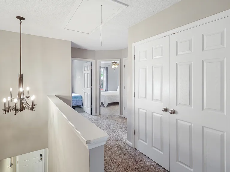 504 Auburn Square Dr — Photo 7